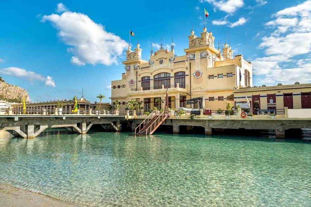 巴勒莫Casa Viola Elegante E Sul Mare Di Mondello公寓 外观 照片